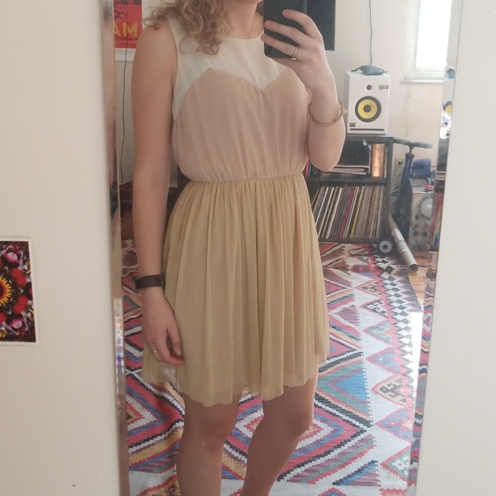 Mustard Seed 🦁 Cute Beige Dress with Sparkle